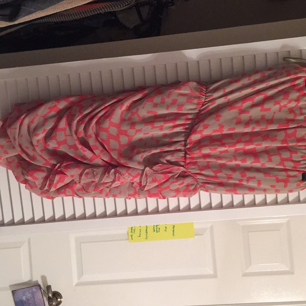 Adorable strapless dress. NWT